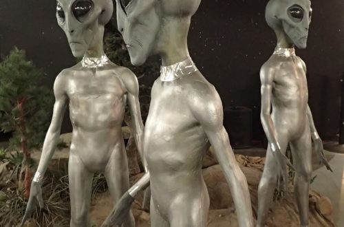 Alien statues at the Roswell UFO Museum